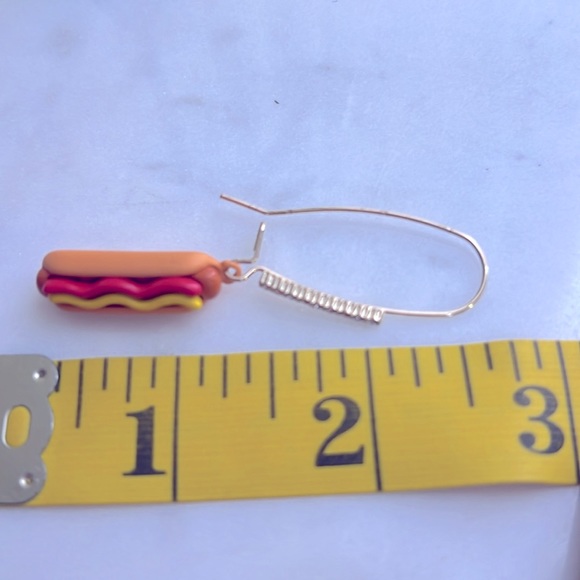 New Betsey Johnson Gold Tone HOT DOG 🌭 Drop earrings - Picture 7 of 8